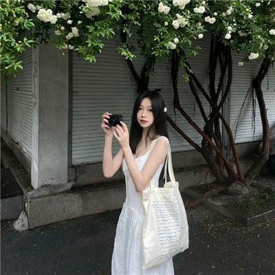 曹老板的十八个秘书 封面